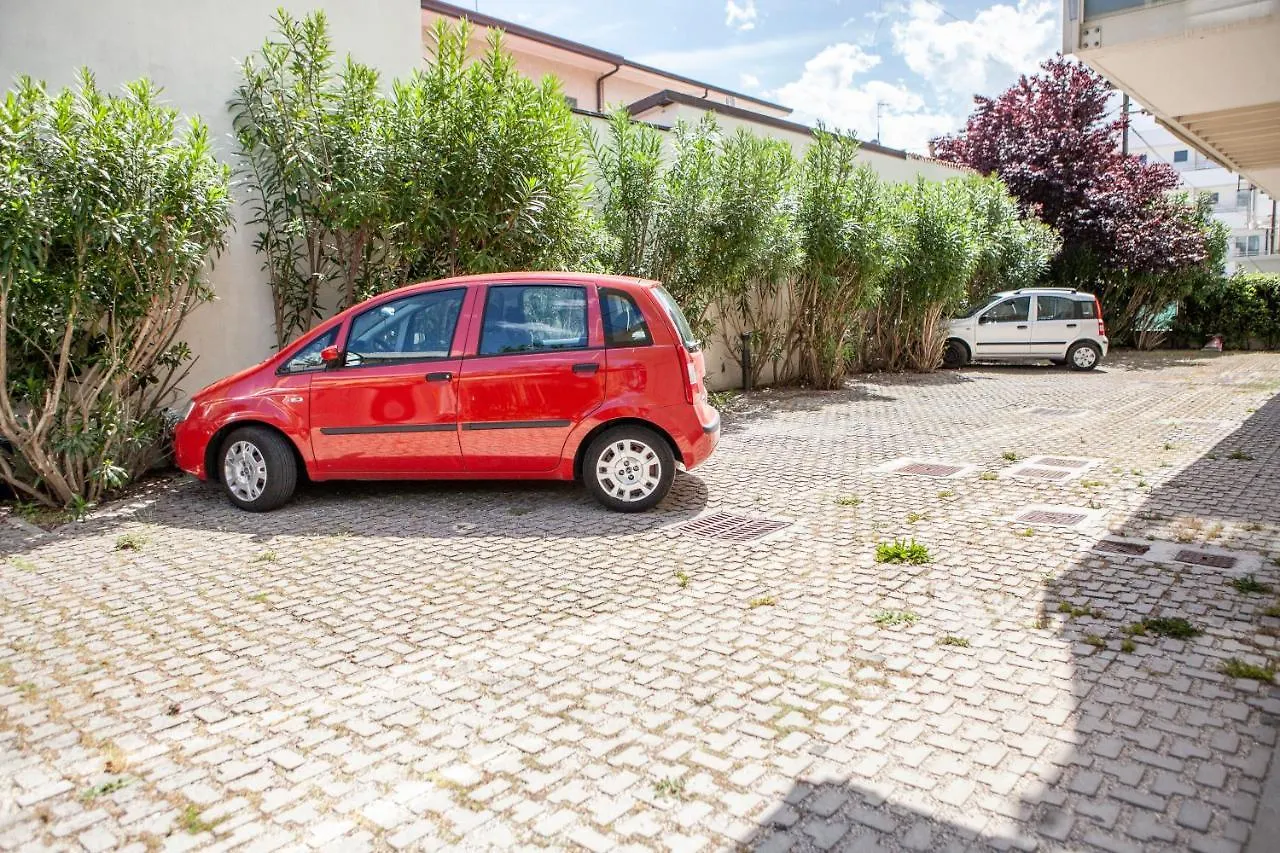 Residence Sunrise Cesenatico 2*,